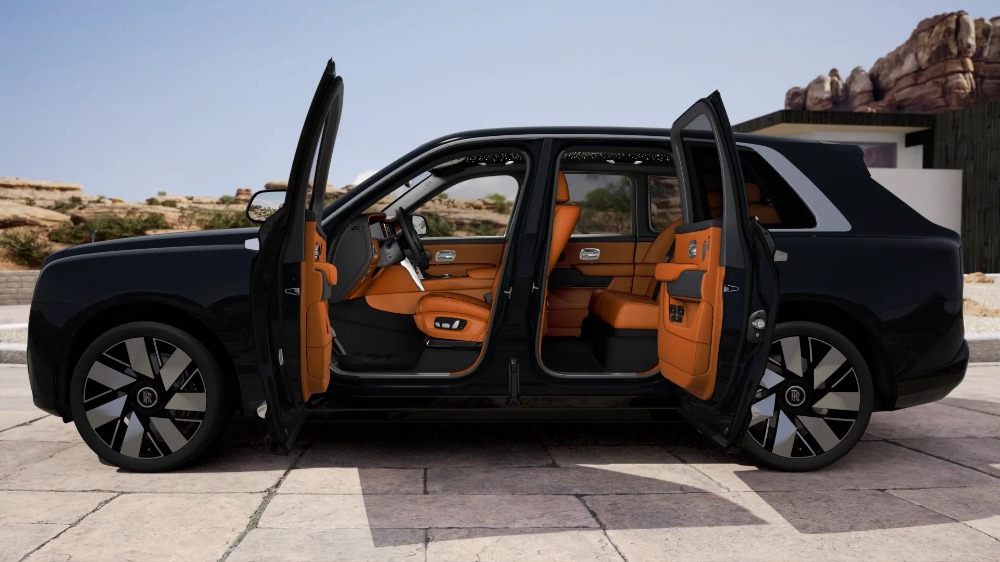 2027 Rolls-Royce Cullinan Image 9