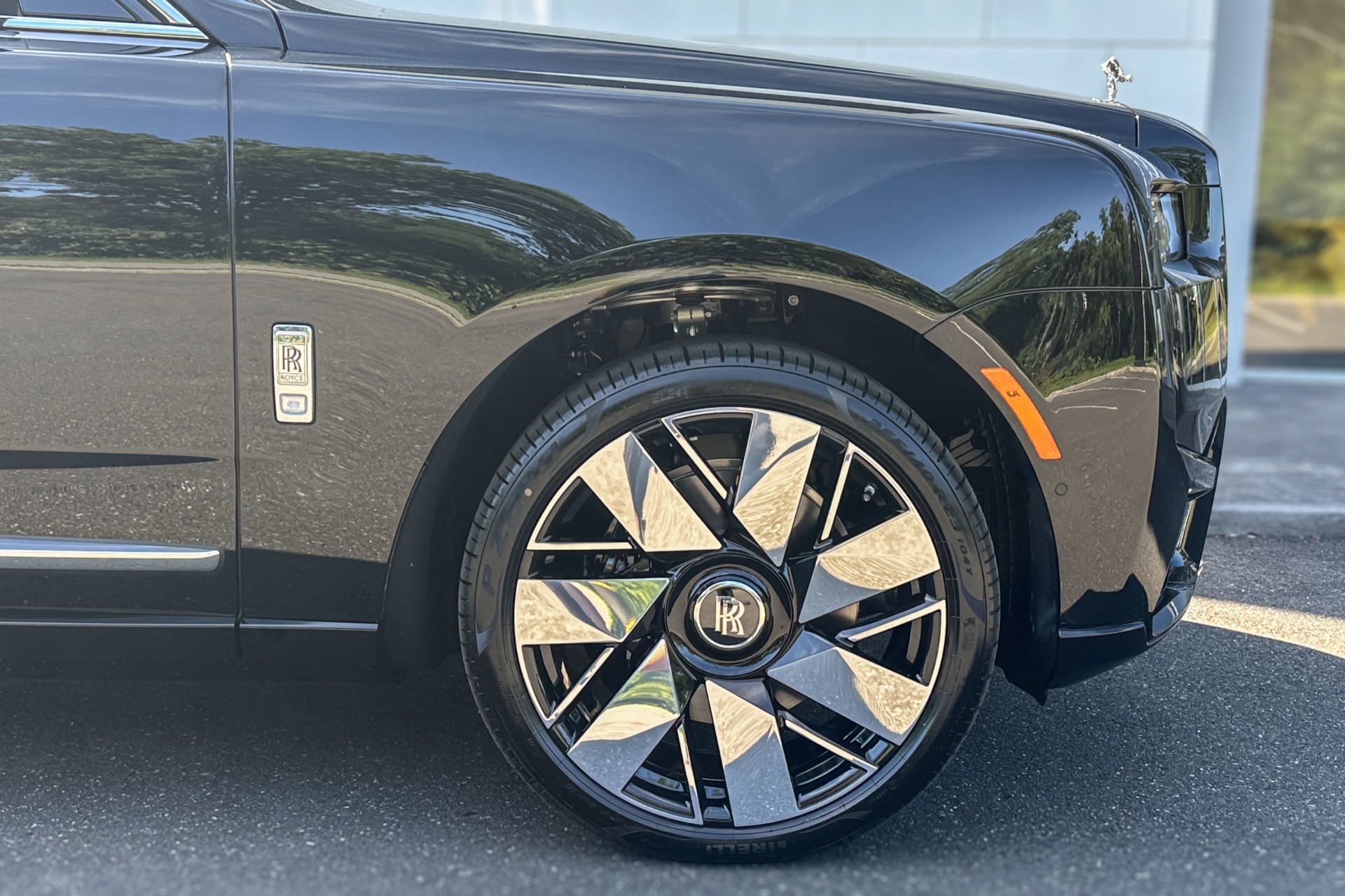 2027 Rolls-Royce Cullinan Image 22
