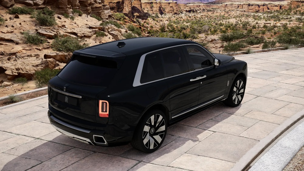2027 Rolls-Royce Cullinan Image 5