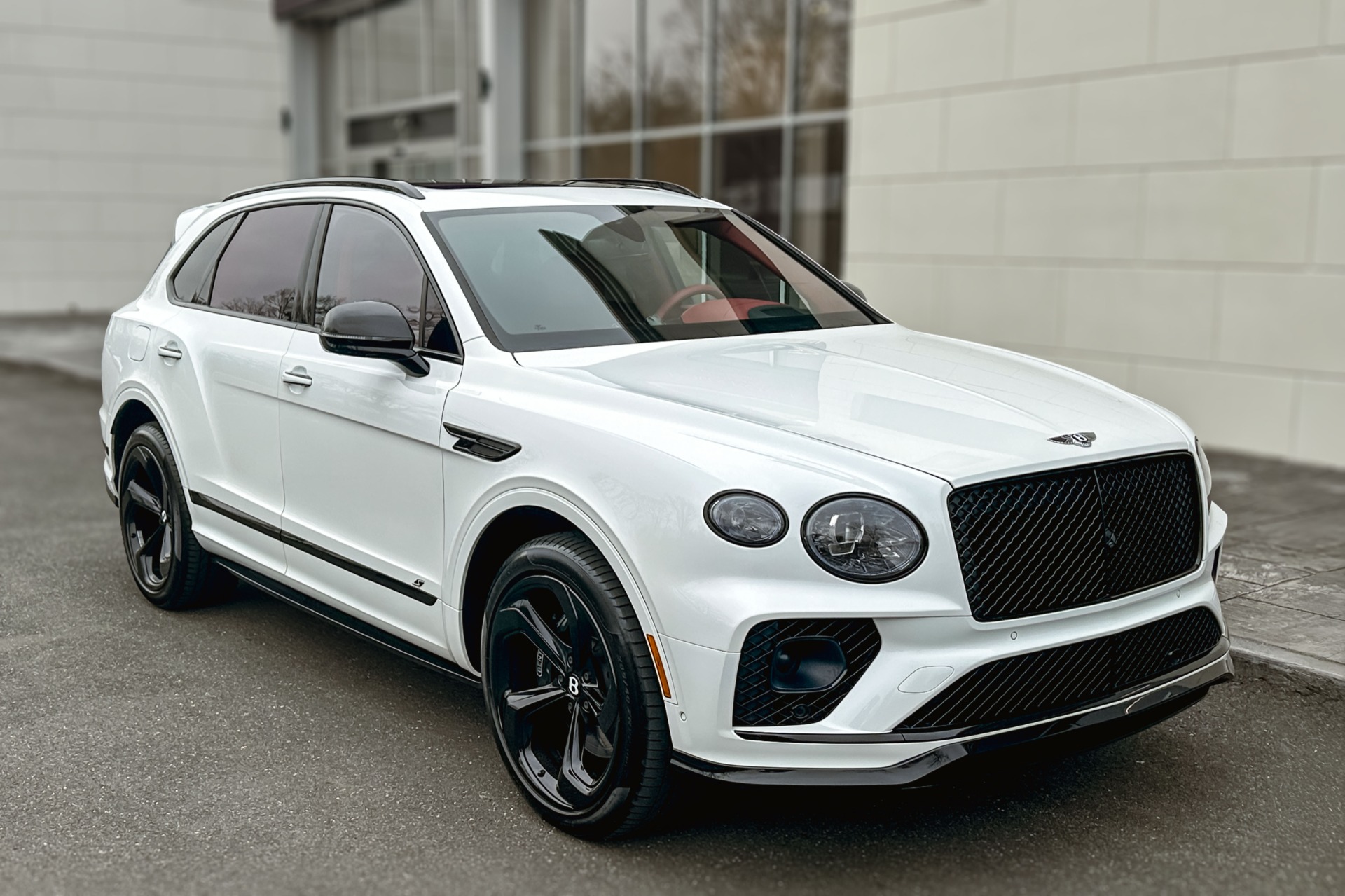 2022 Bentley Bentayga Image 21