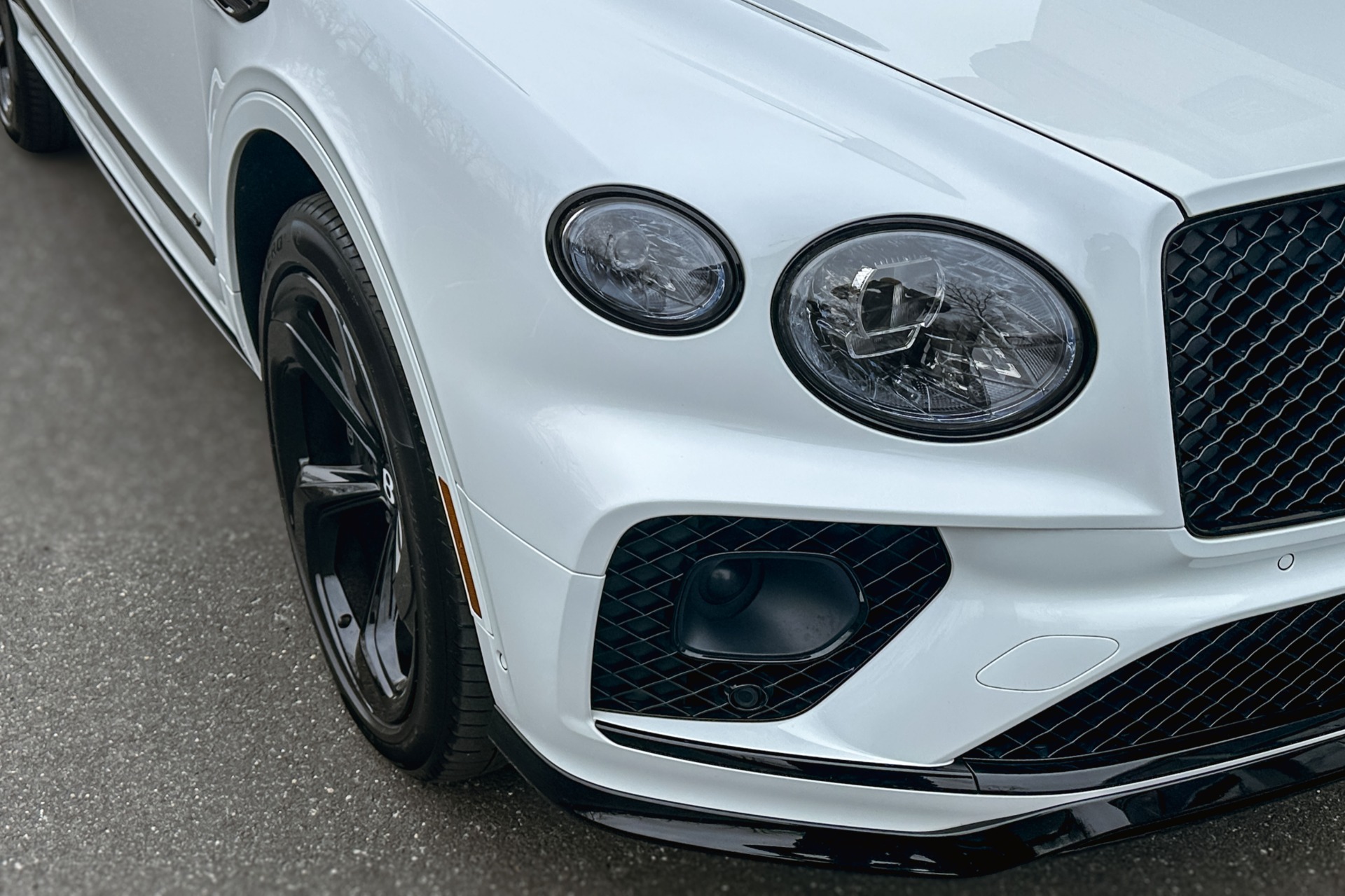 2022 Bentley Bentayga Image 24