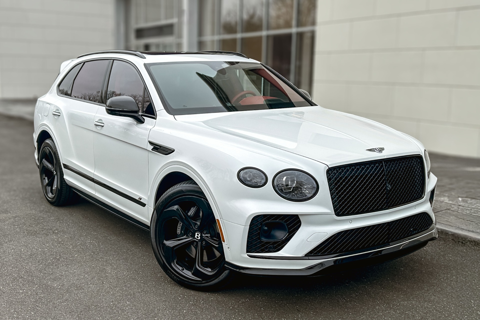 2022 Bentley Bentayga Image 25