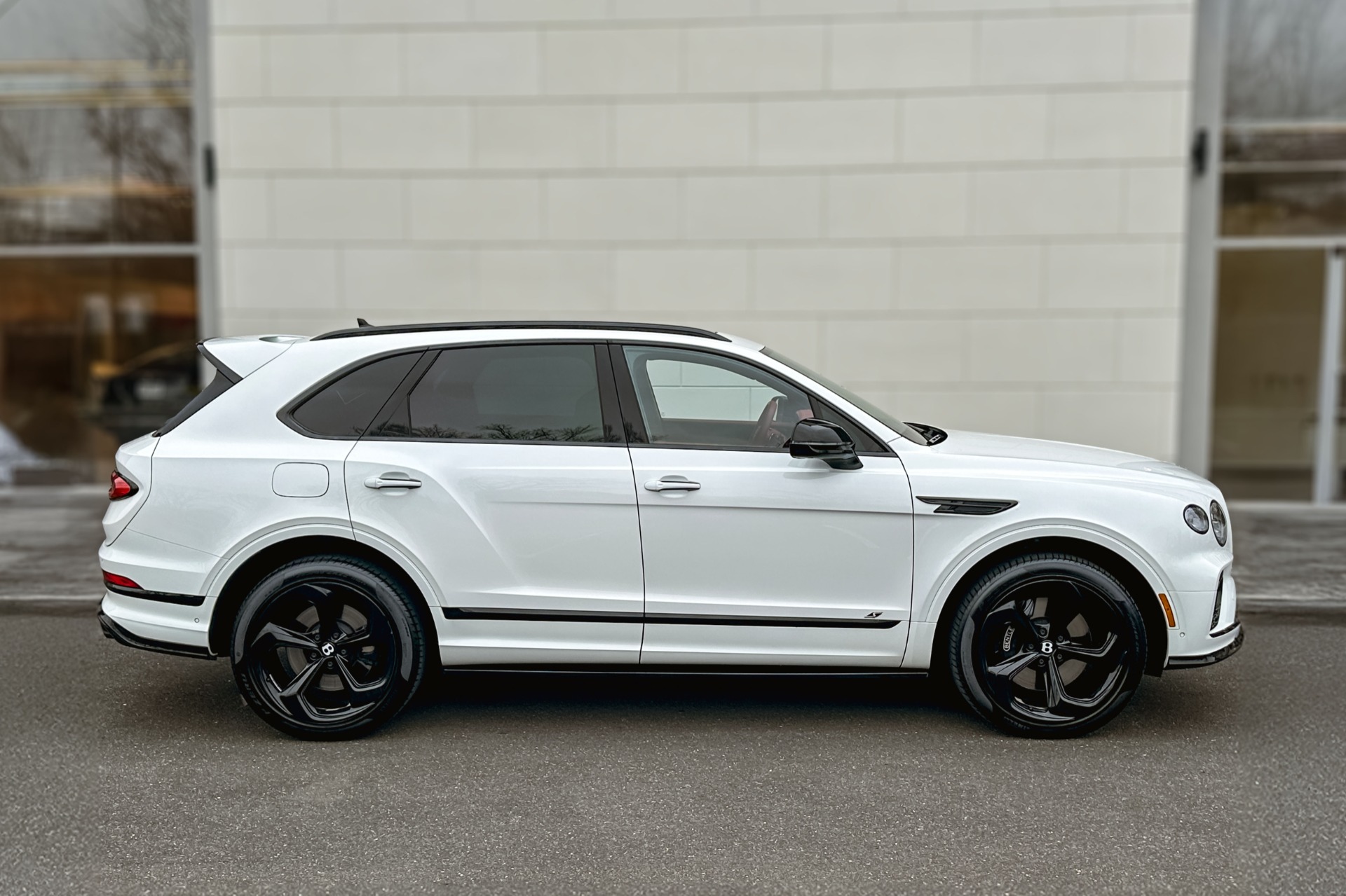 2022 Bentley Bentayga Image 5