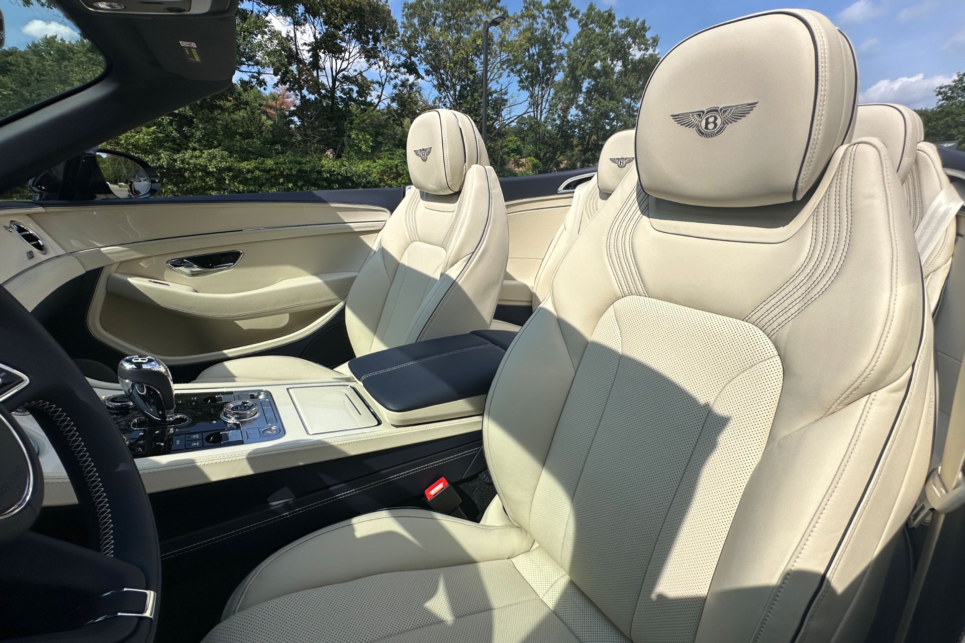 2026 Bentley Continental GTC Image 10
