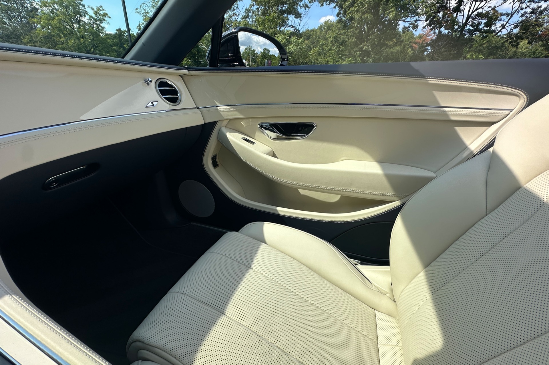 2026 Bentley Continental GTC Image 12
