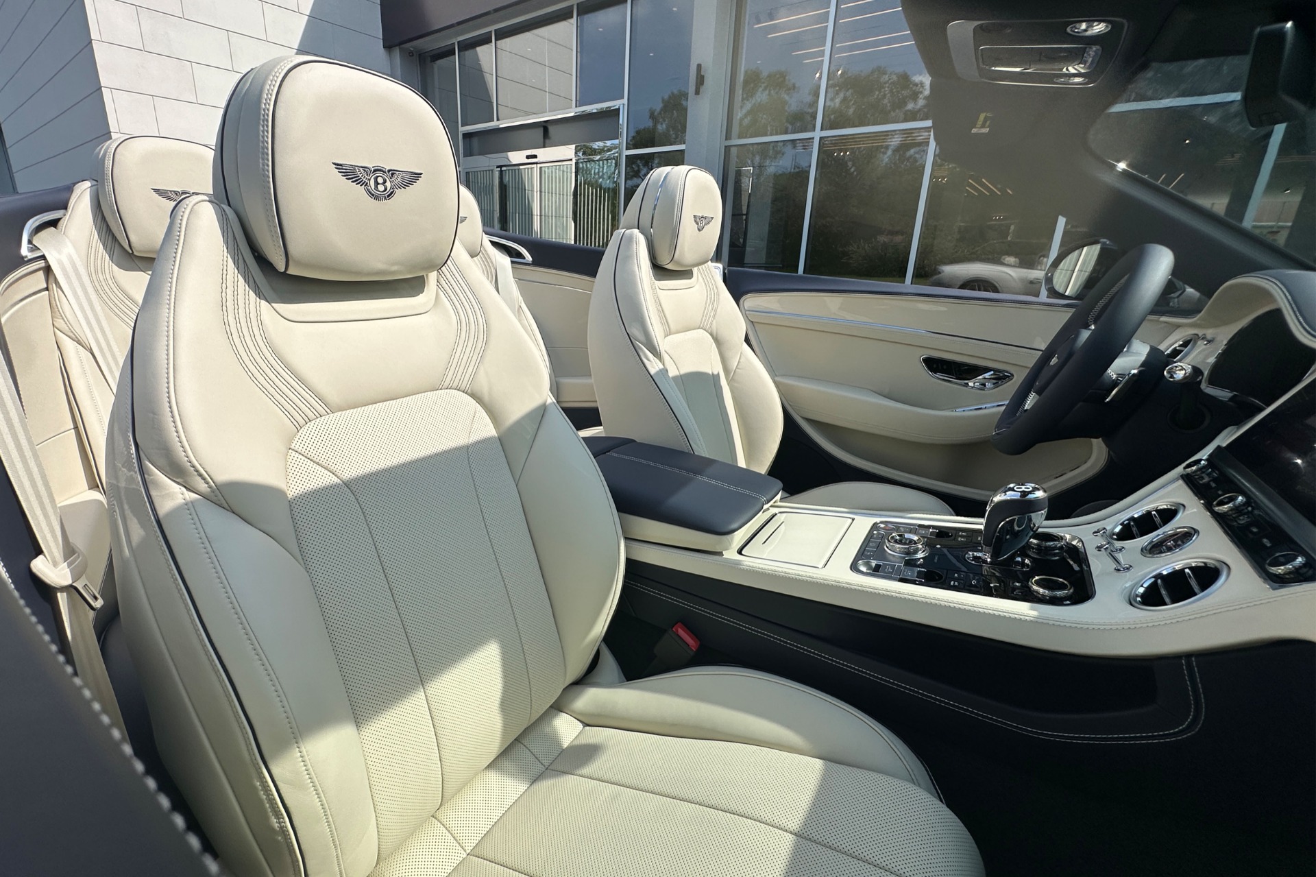 2026 Bentley Continental GTC Image 13
