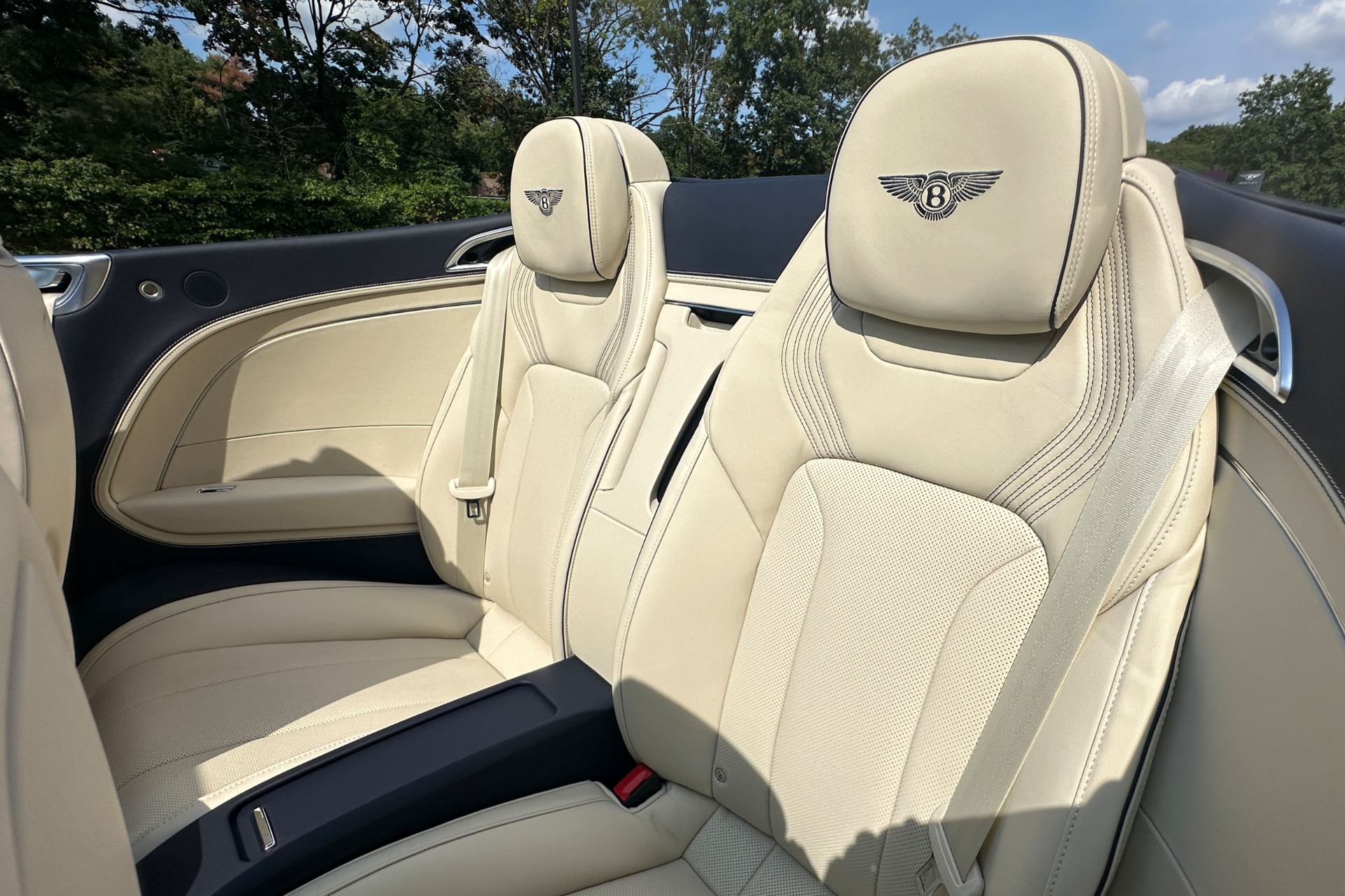 2026 Bentley Continental GTC Image 14