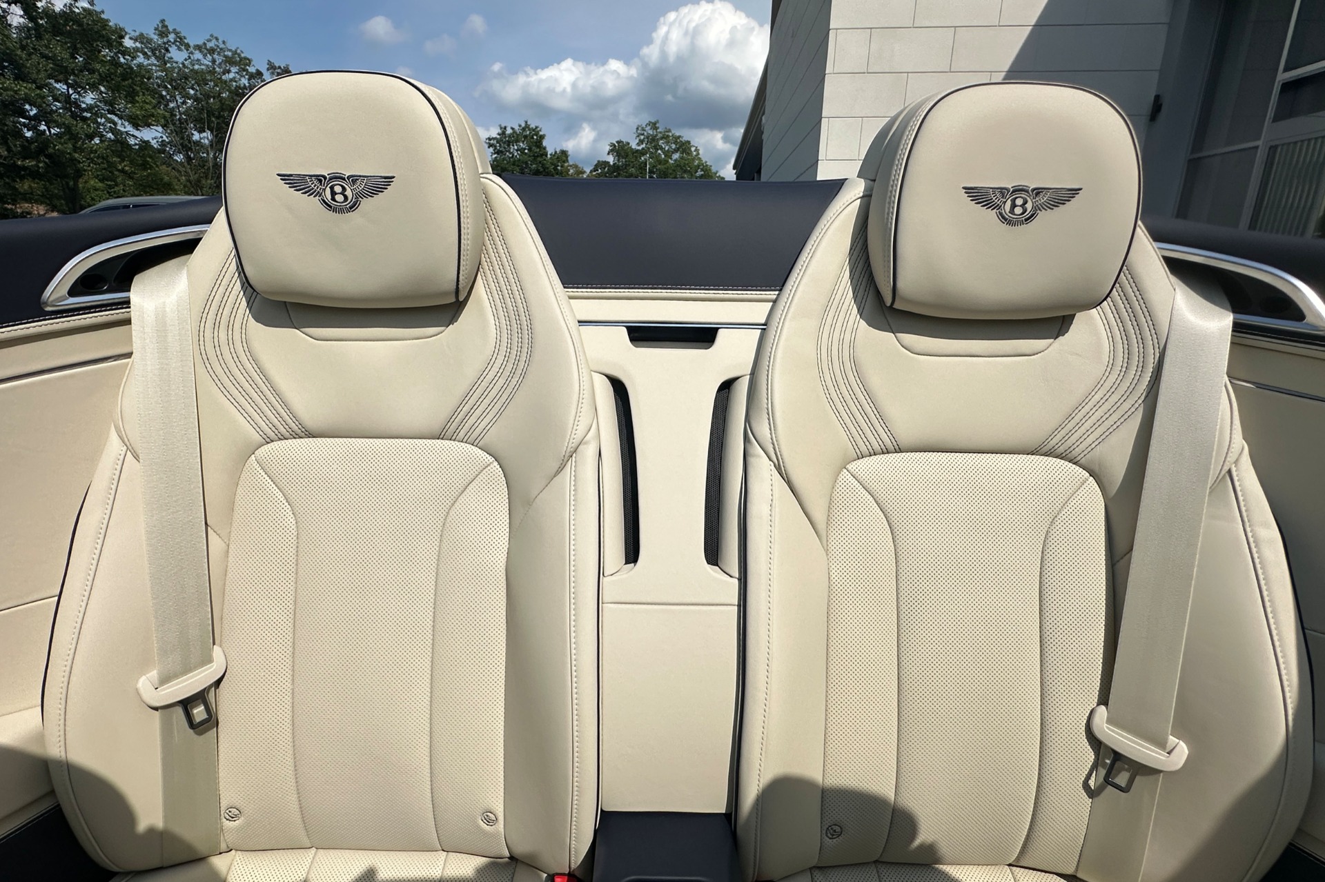 2026 Bentley Continental GTC Image 15