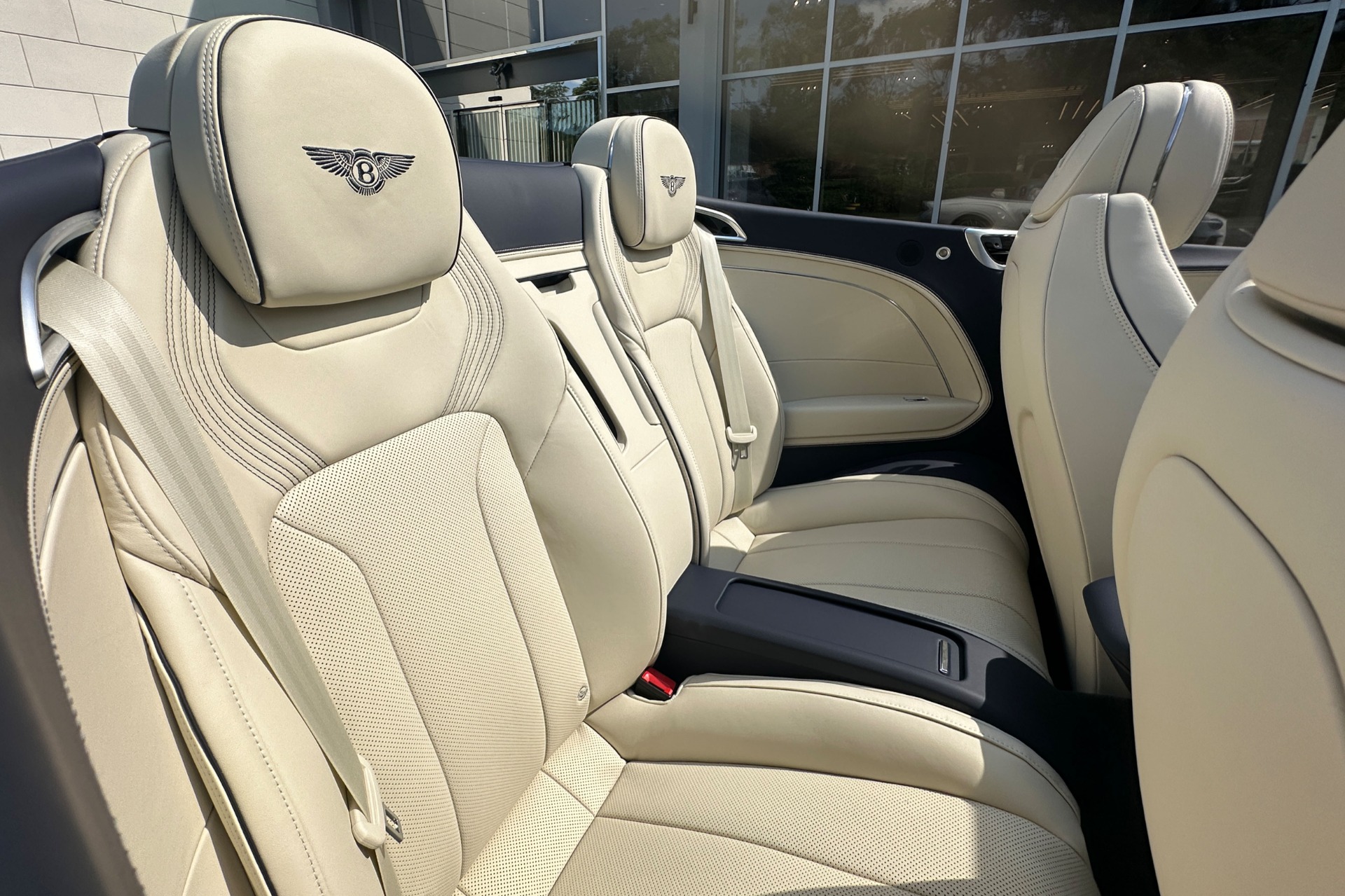 2026 Bentley Continental GTC Image 16