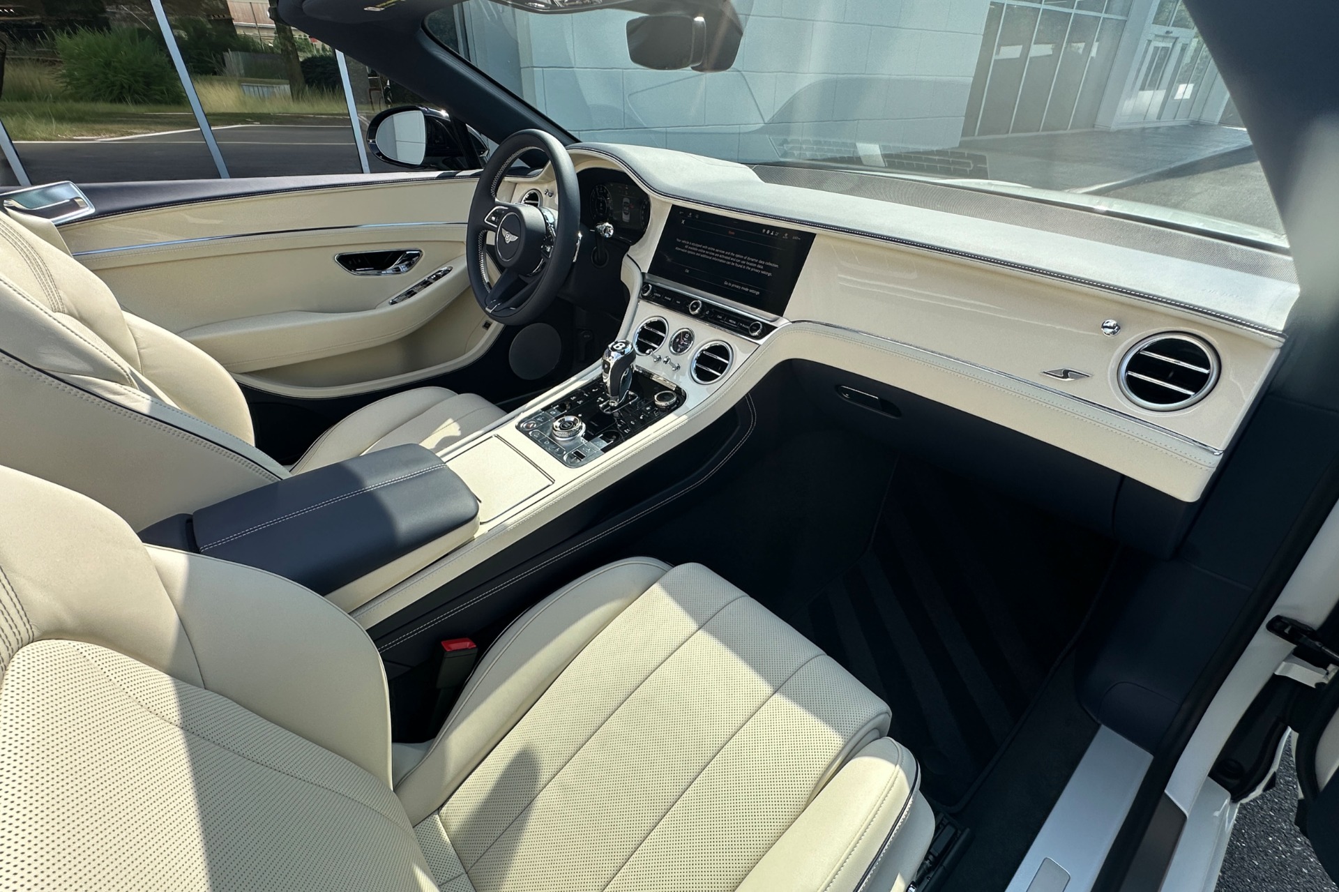 2026 Bentley Continental GTC Image 2