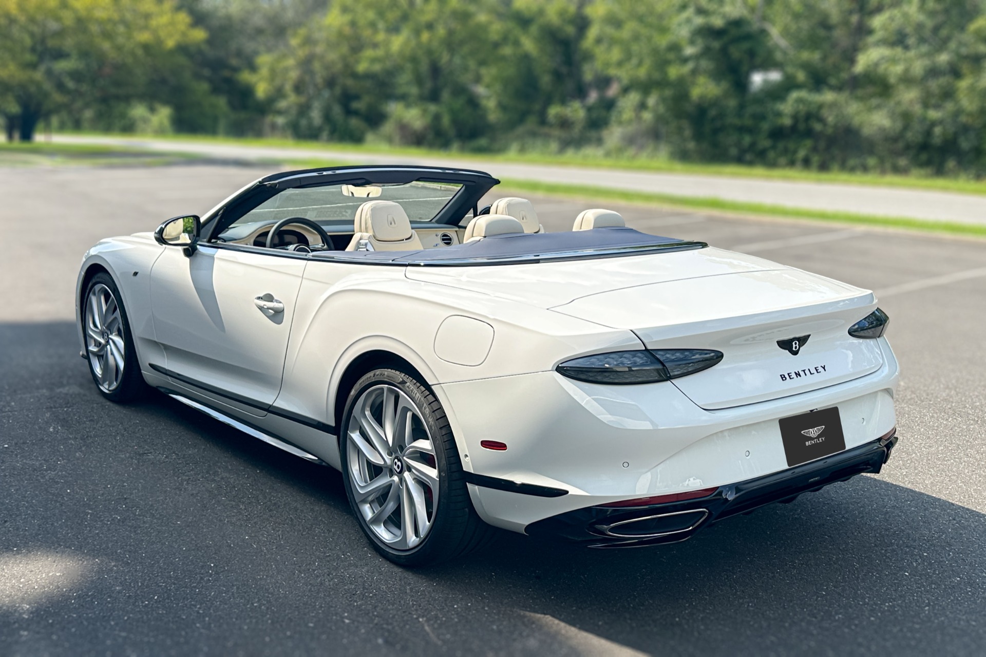 2026 Bentley Continental GTC Image 26