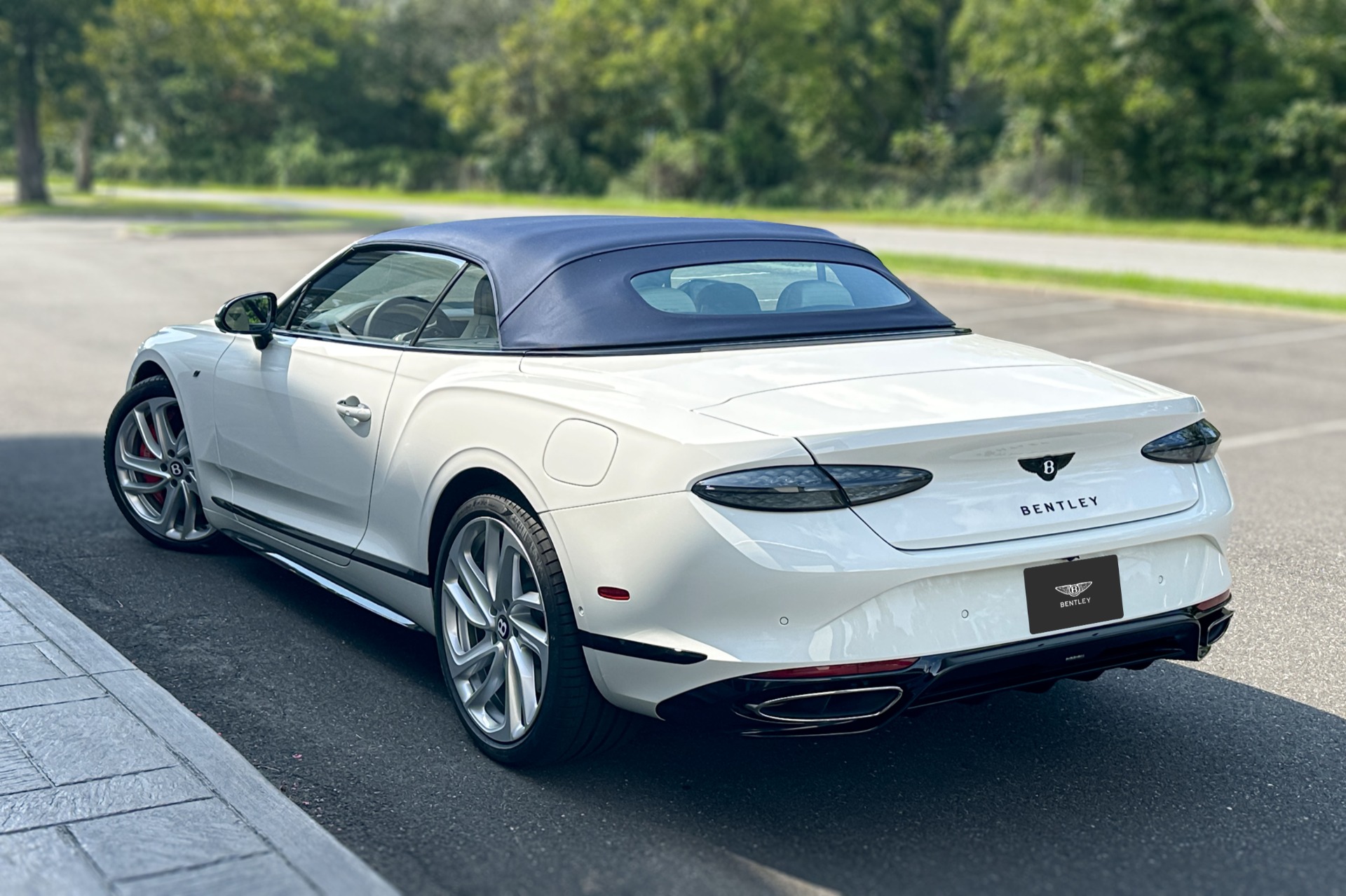 2026 Bentley Continental GTC Image 3