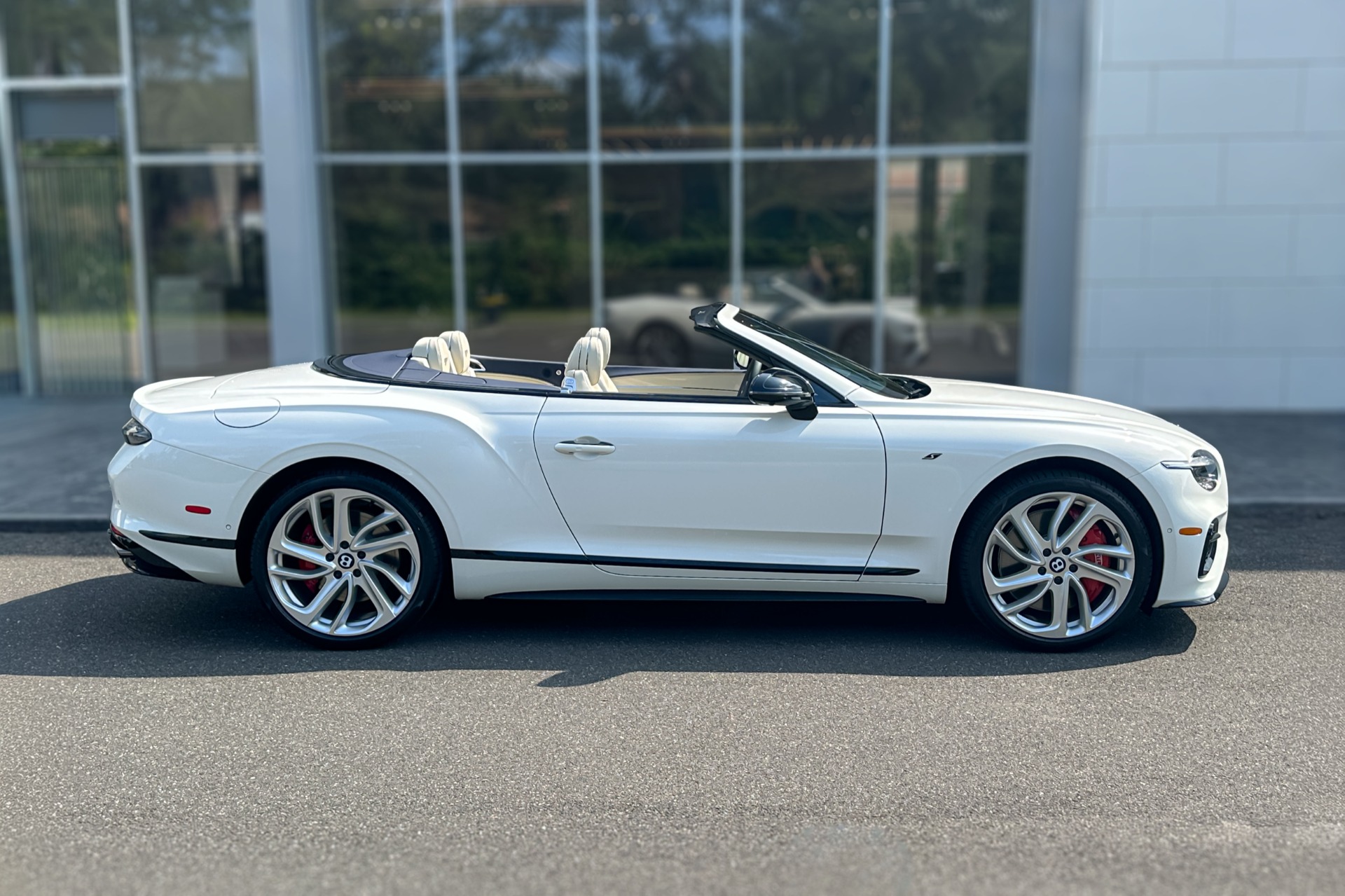 2026 Bentley Continental GTC Image 5