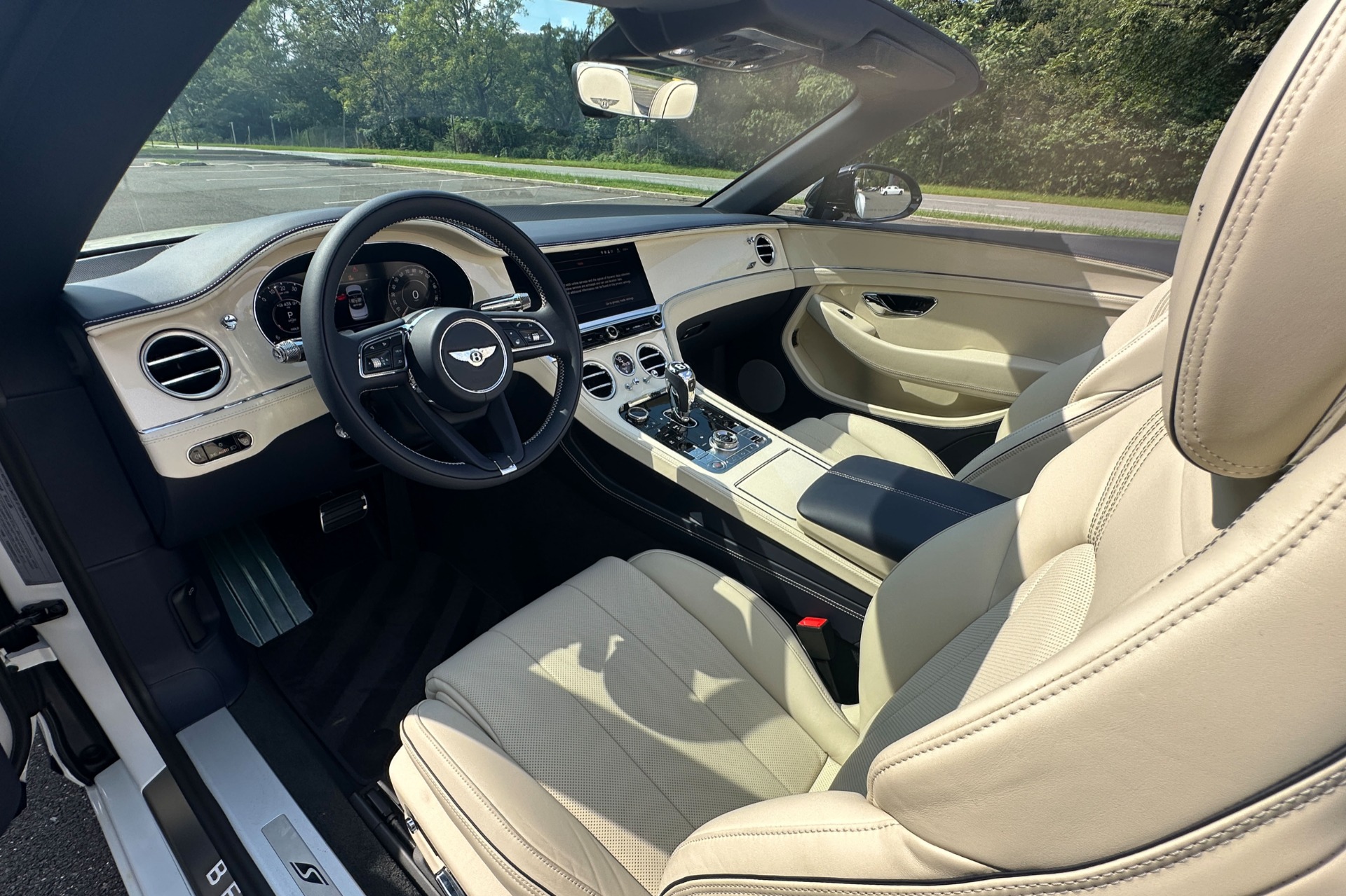 2026 Bentley Continental GTC Image 8