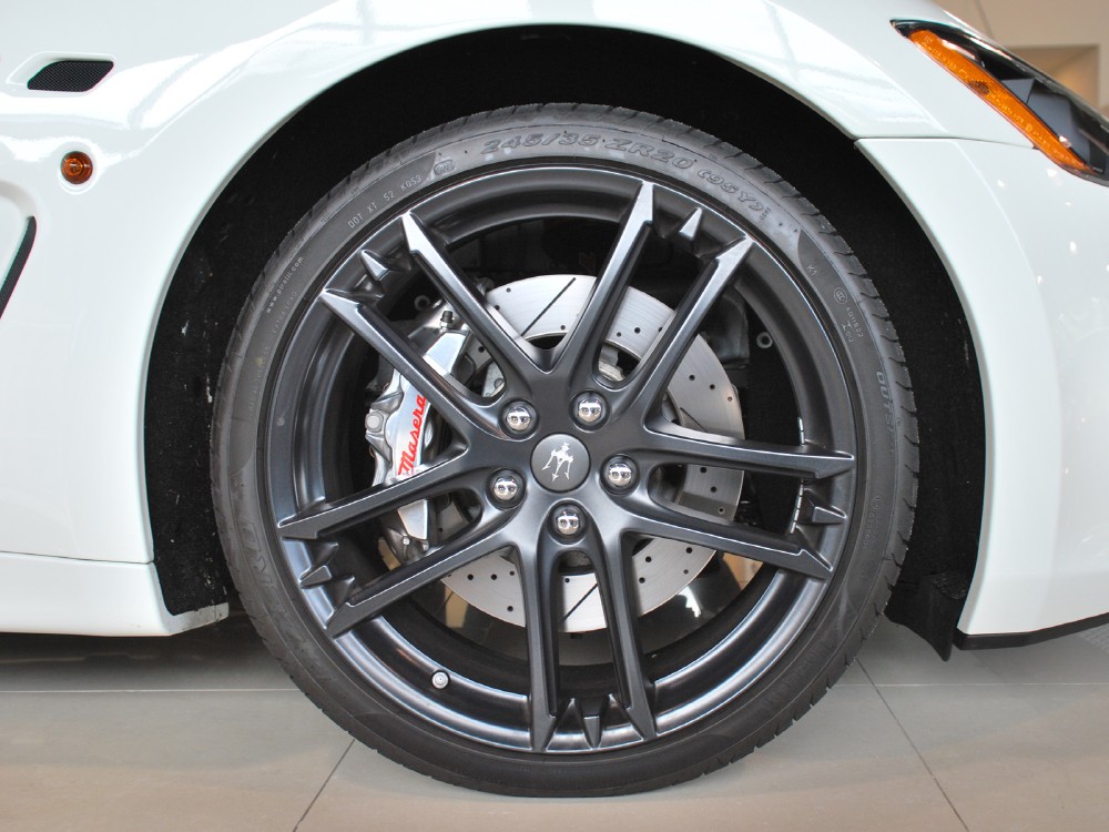 2012 Maserati GranTurismo Image 4