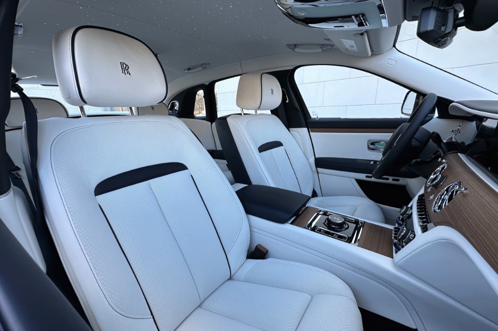 2027 Rolls-Royce Ghost Base - Photo 2