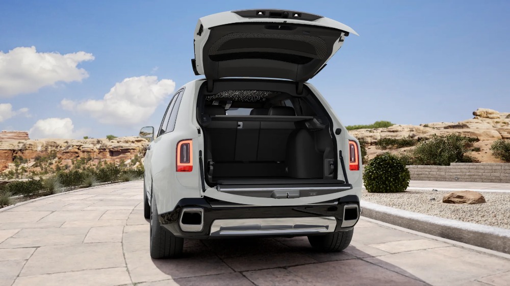 2027 Rolls-Royce Cullinan Image 10