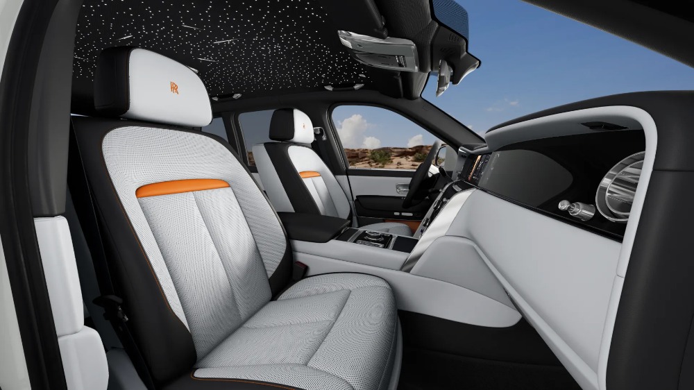 2027 Rolls-Royce Cullinan Image 2