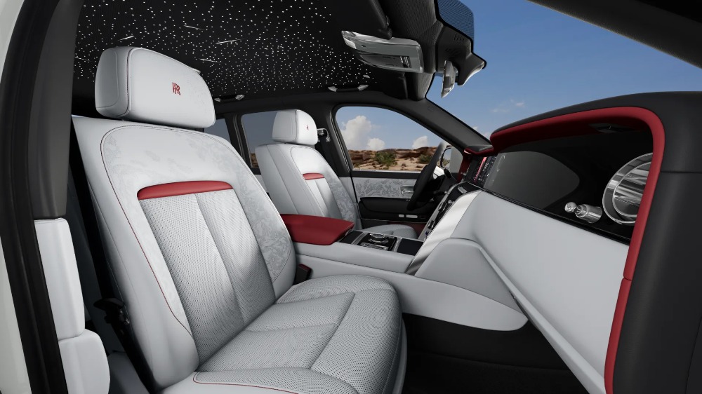 2027 Rolls-Royce Cullinan Image 2