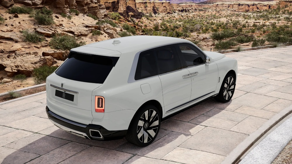 2027 Rolls-Royce Cullinan Image 5