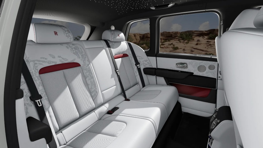 2027 Rolls-Royce Cullinan Image 6