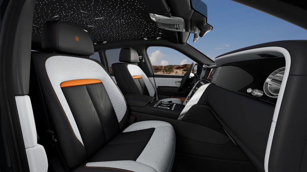 2027 Rolls-Royce Cullinan Image 2