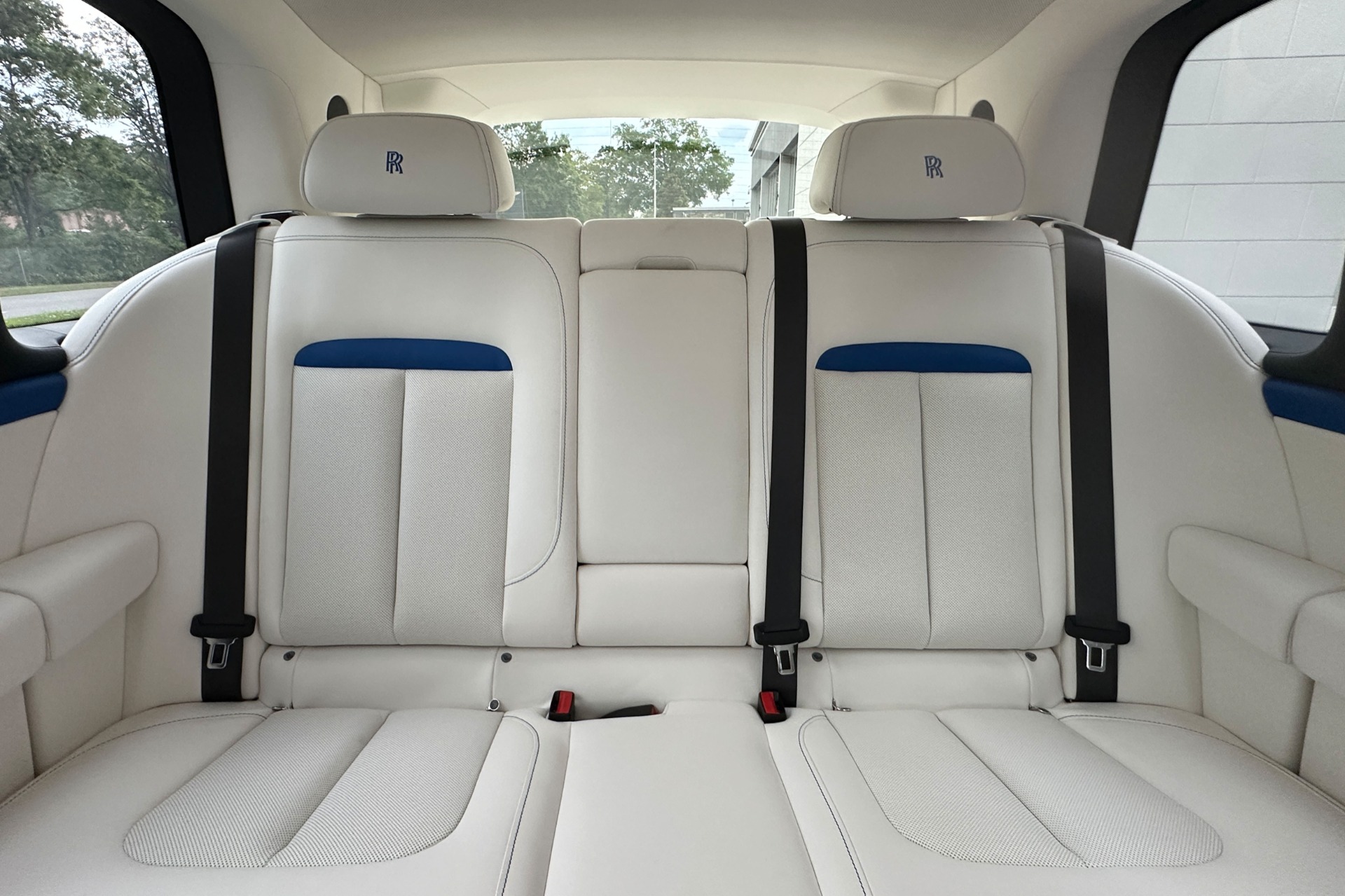 2027 Rolls-Royce Cullinan Image 15