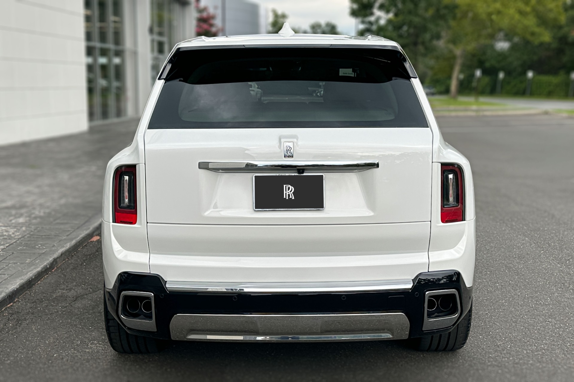 2027 Rolls-Royce Cullinan Image 18