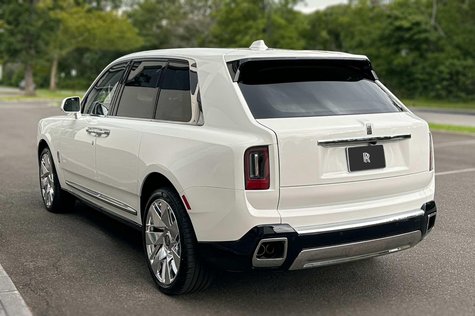 2027 Rolls-Royce Cullinan Image 19