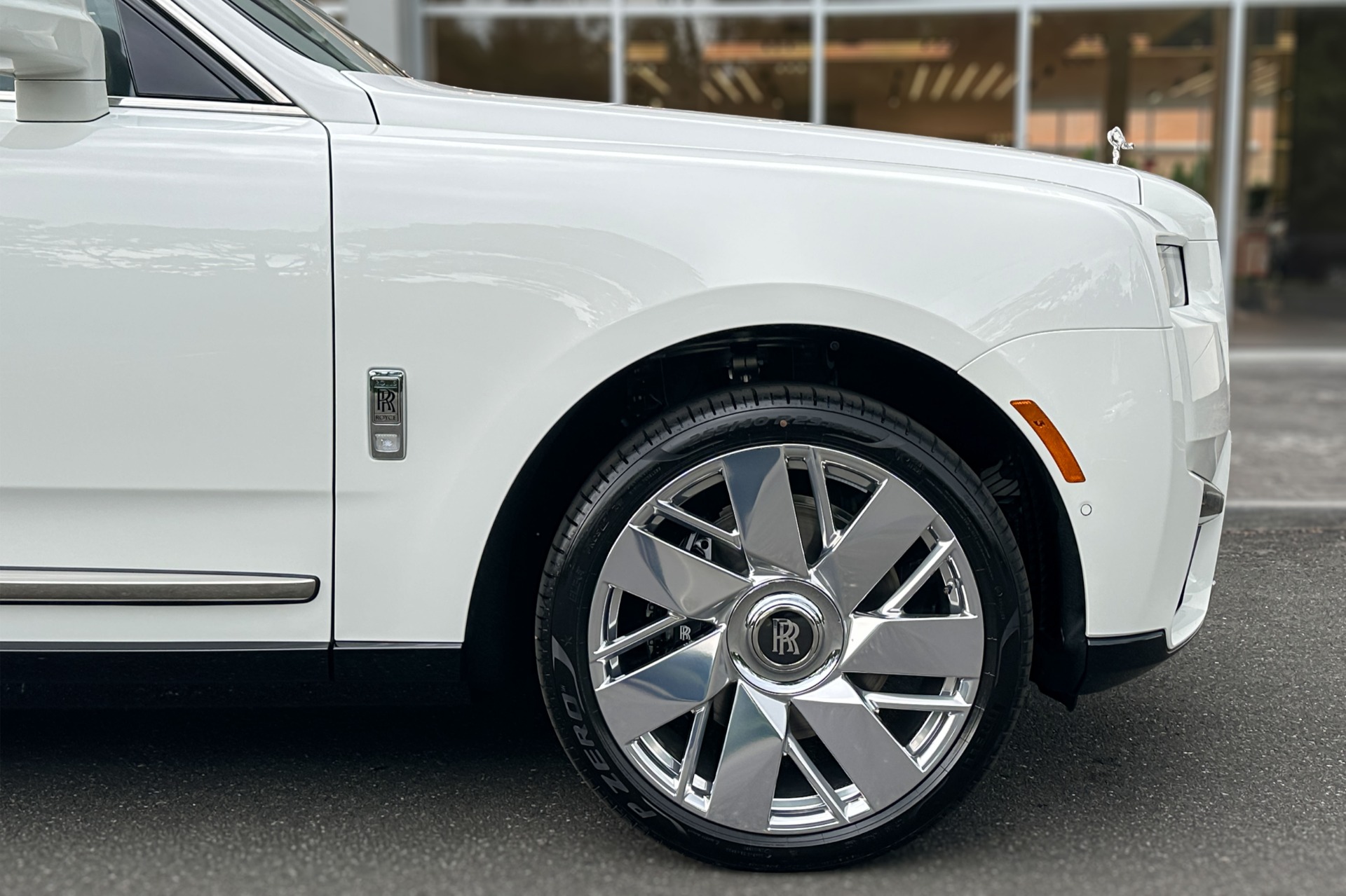 2027 Rolls-Royce Cullinan Image 22