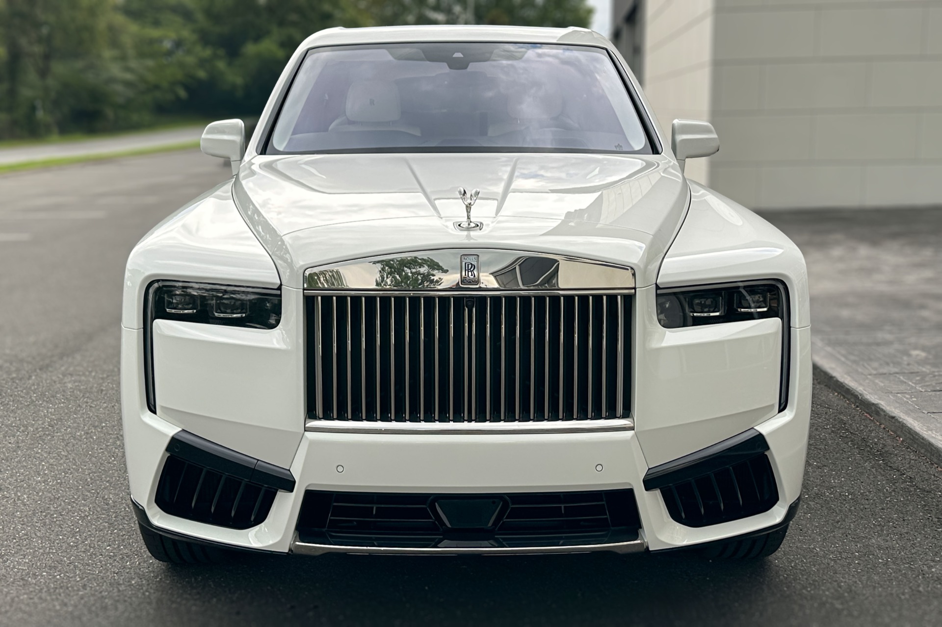 2027 Rolls-Royce Cullinan Image 5