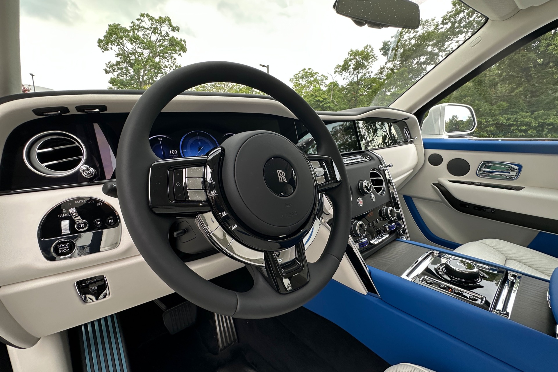 2027 Rolls-Royce Cullinan Image 7