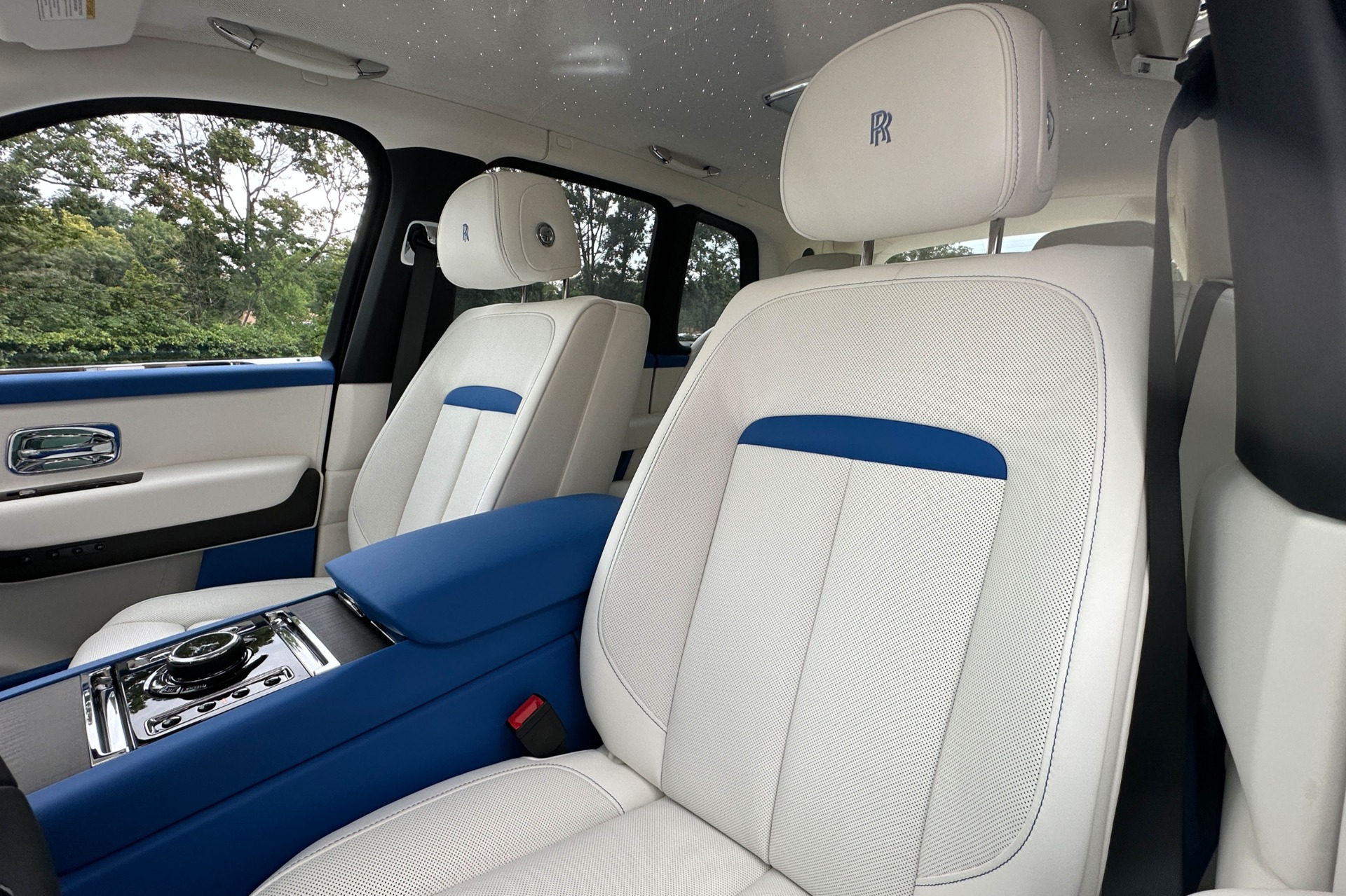 2027 Rolls-Royce Cullinan Image 8