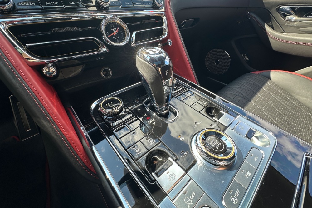 2023 Bentley Flying Spur Image 11
