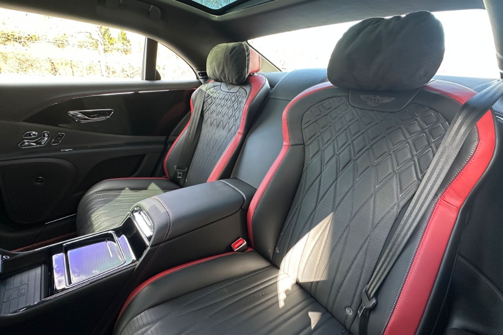 2023 Bentley Flying Spur Image 16