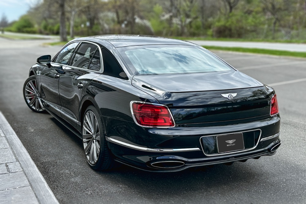 2023 Bentley Flying Spur Image 3
