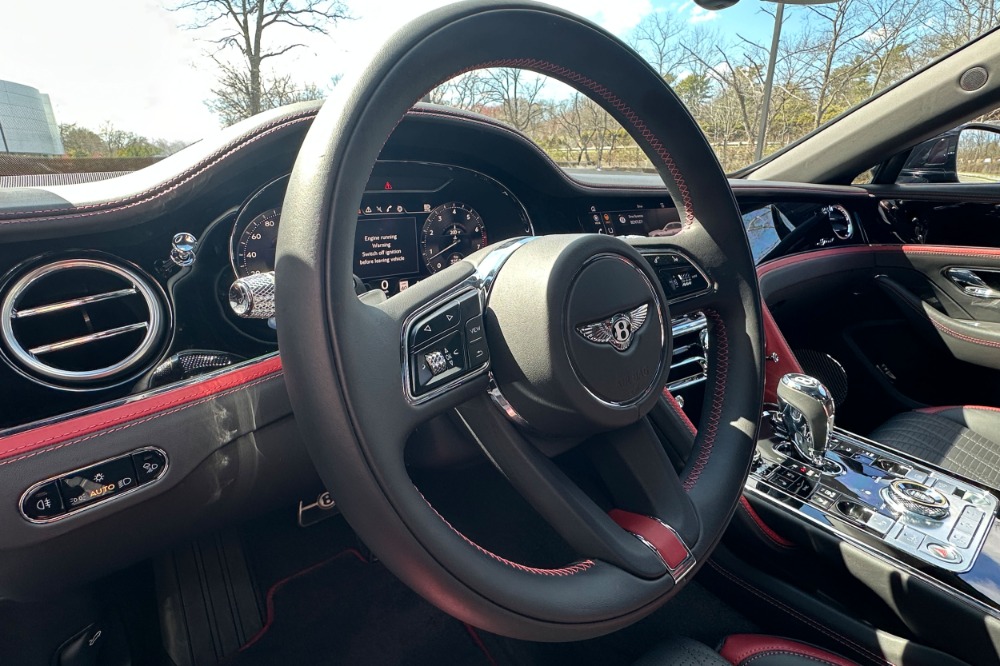 2023 Bentley Flying Spur Image 9