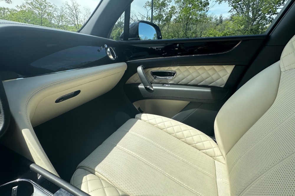 2019 Bentley Bentayga Image 11