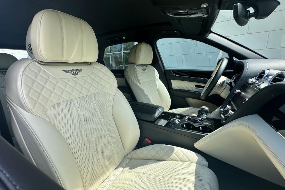 2019 Bentley Bentayga Image 12