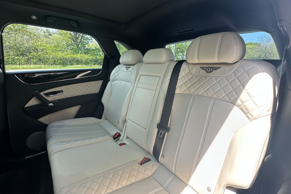 2019 Bentley Bentayga Image 13