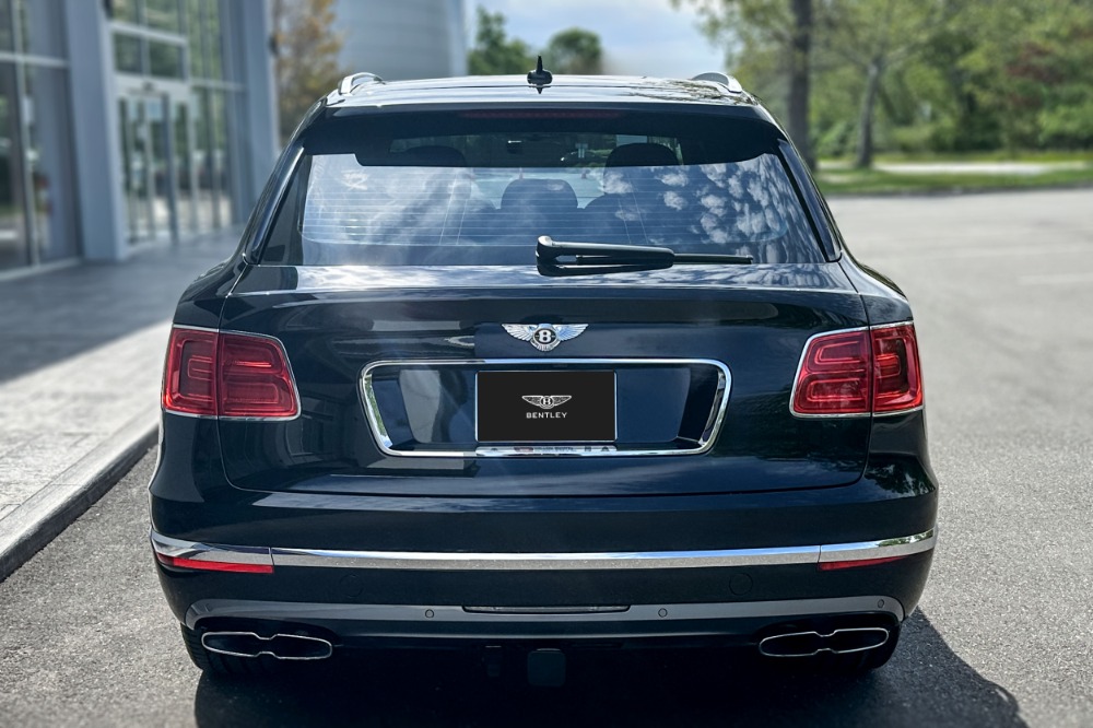 2019 Bentley Bentayga Image 18