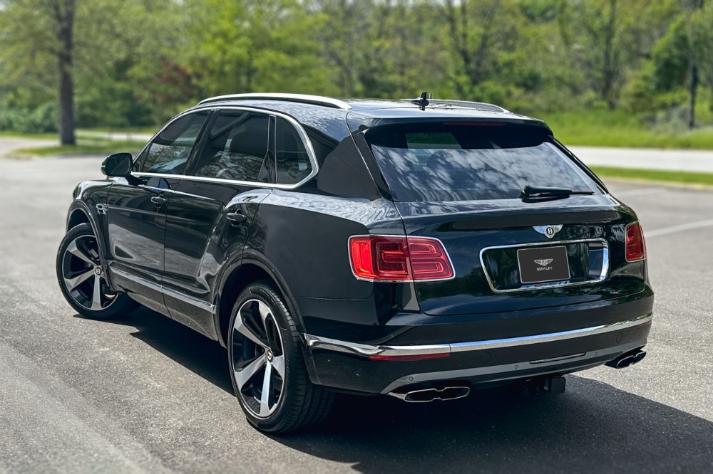 2019 Bentley Bentayga Image 3