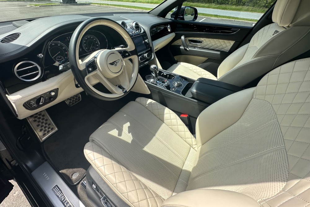 2019 Bentley Bentayga Image 9