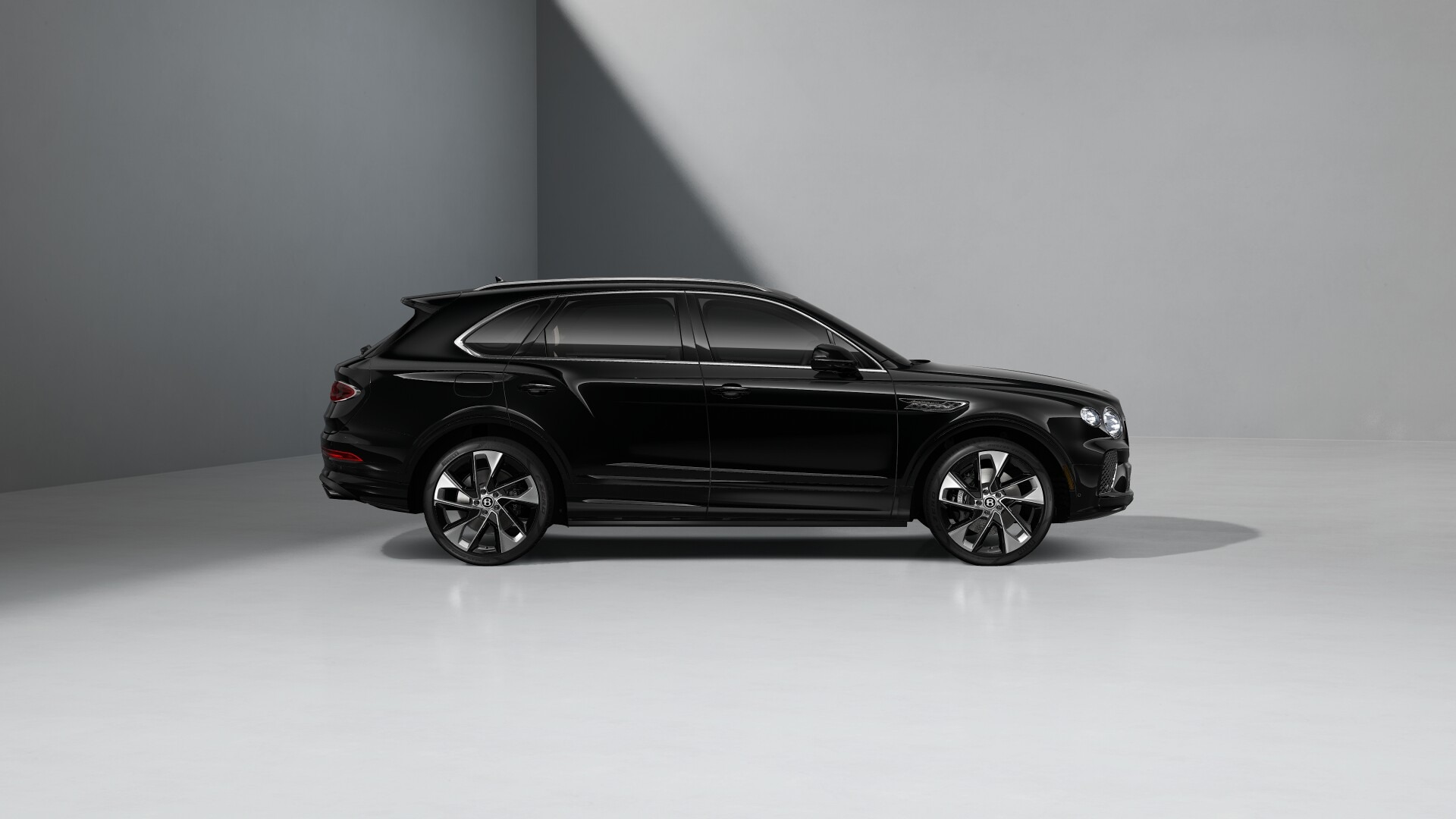 2027 Bentley Bentayga Image 3