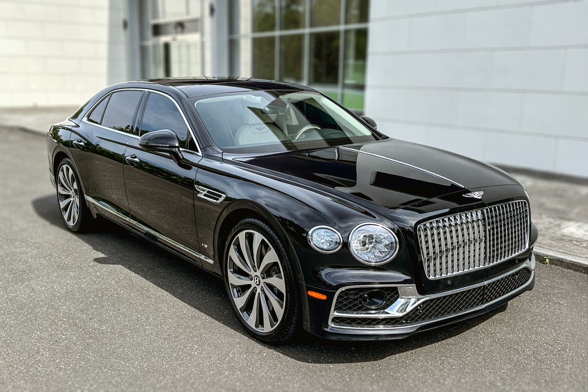 2022 Bentley Flying Spur Image 18