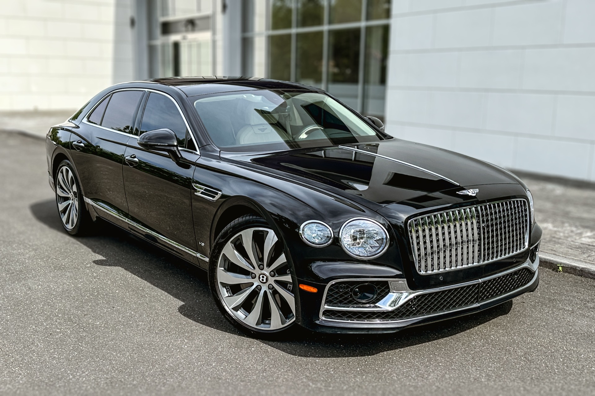 2022 Bentley Flying Spur Image 24