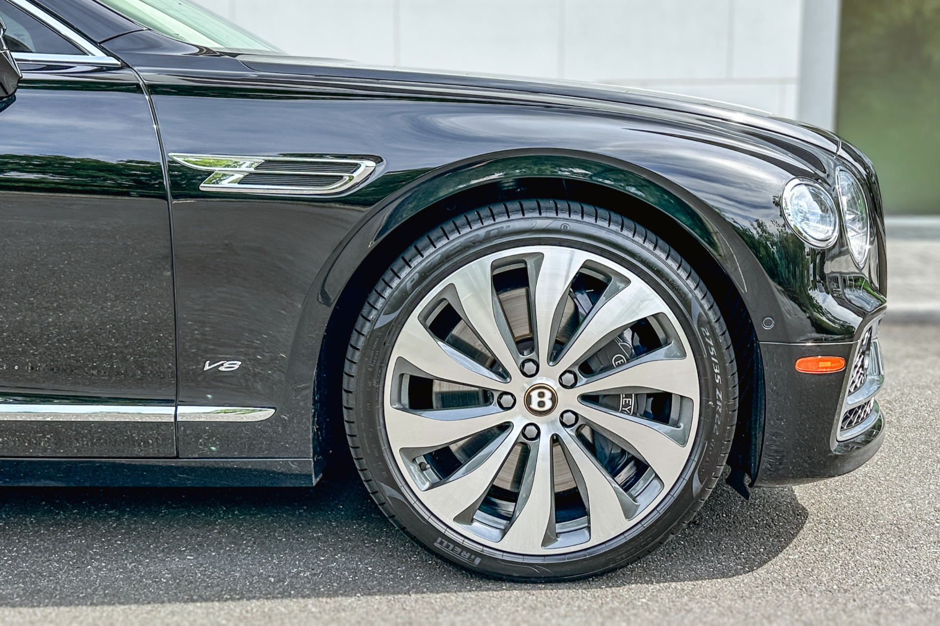 2022 Bentley Flying Spur Image 6