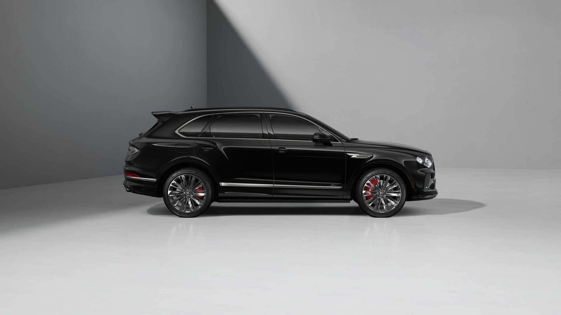 2027 Bentley Bentayga Image 3