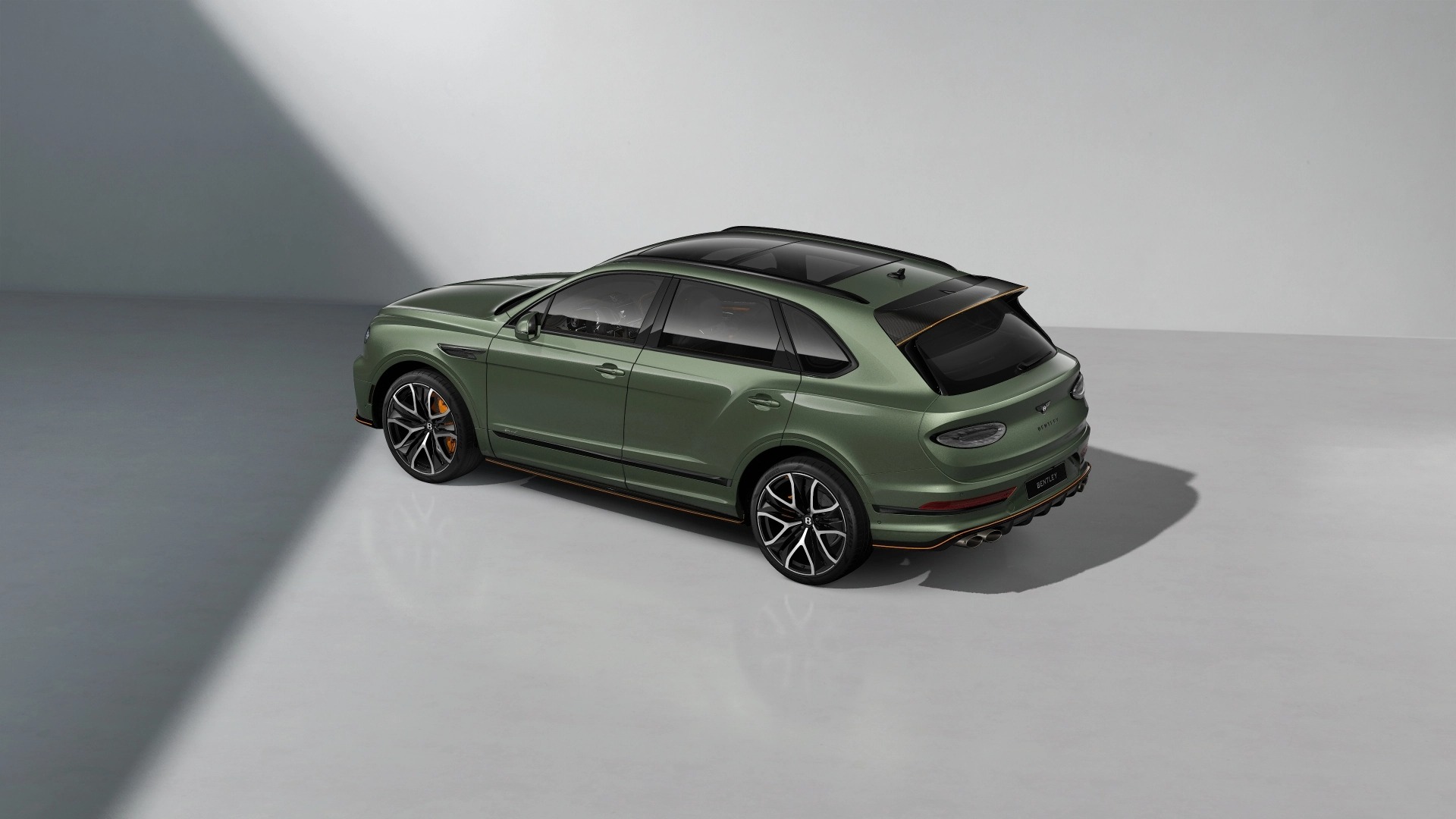2027 Bentley Bentayga Image 7
