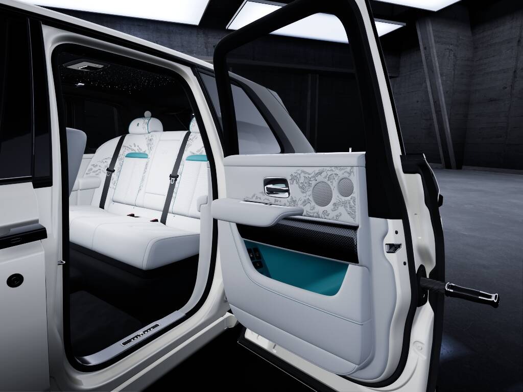 2027 Rolls-Royce Cullinan Image 12